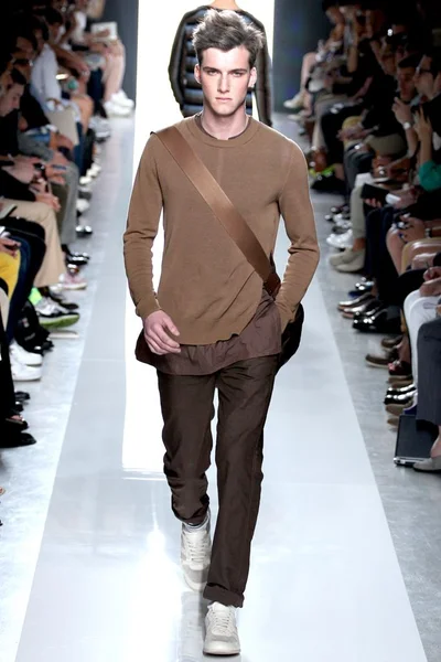 Look 9